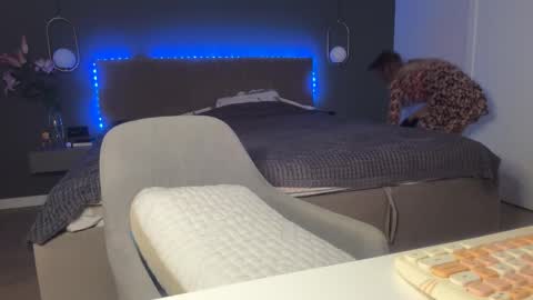 Kristi online show from October 14, 4:13 am