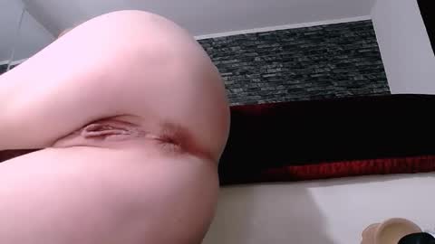 krystal desire online show from October 7, 5:37 am