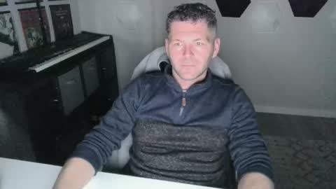 kukt_again online show from December 1, 8:14 pm