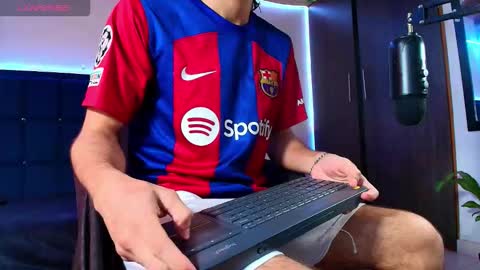 kuzzcoo online show from September 28, 8:36 pm