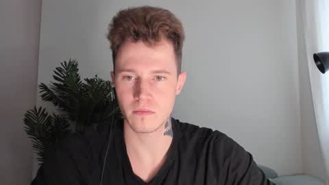 Snapshot of kyle_4u chatting on December 12, 5:42 am Kyle online show from December 12, 5:42 am