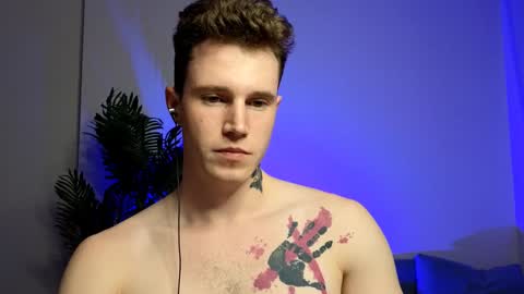 Snapshot of kyle_4u chatting on December 14, 9:56 pm Kyle online show from December 14, 9:56 pm