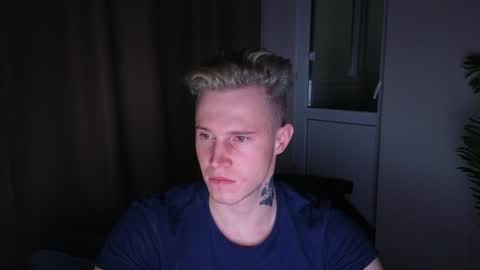 Snapshot of kyle_4u chatting on January 14, 7:43 pm Kyle online show from January 14, 7:43 pm