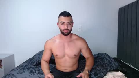 Snapshot of kyle_collinz chatting on February 25, 5:08 am Kyle collinz online show from February 25, 5:08 am