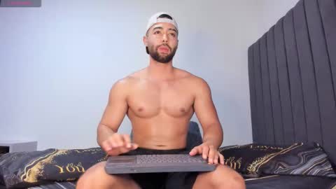 Snapshot of kyle_collinz chatting on October 5, 8:34 am Kyle collinz online show from October 5, 8:34 am