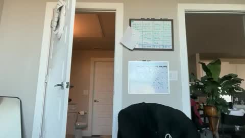 Snapshot of kylekickstand chatting on November 26, 6:42 pm Kyle Kickstand online show from November 26, 6:42 pm