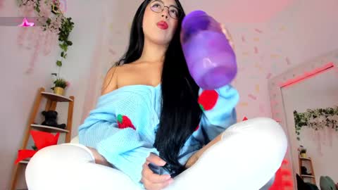 Kylie online show from December 4, 7:39 am