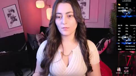 Snapshot of kylie_mellow chatting on October 14, 1:45 pm Kylie online show from October 14, 1:45 pm