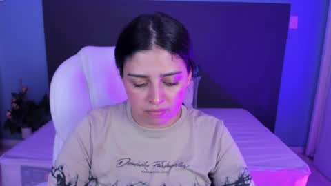 Kylie Reyes  online show from January 21, 7:17 pm