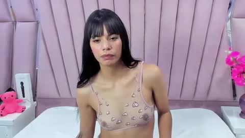 Snapshot of kylie_sexx chatting on January 24, 8:22 pm kylie online show from January 24, 8:22 pm