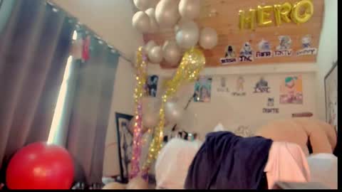 Snapshot of kyliekandy chatting on February 12, 7:56 pm online show from February 12, 7:56 pm