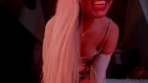 Snapshot of kyliekandy chatting on February 15, 3:20 am online show from February 15, 3:20 am