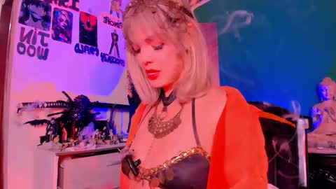 Snapshot of kyliekandy chatting on October 25, 3:47 am online show from October 25, 3:47 am