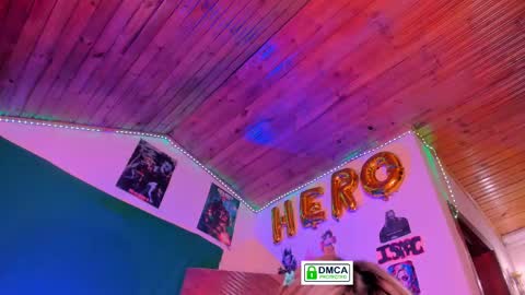 Snapshot of kyliekandy chatting on November 13, 1:04 am online show from November 13, 1:04 am