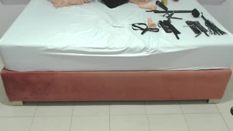 Kylie online show from January 23, 1:35 pm