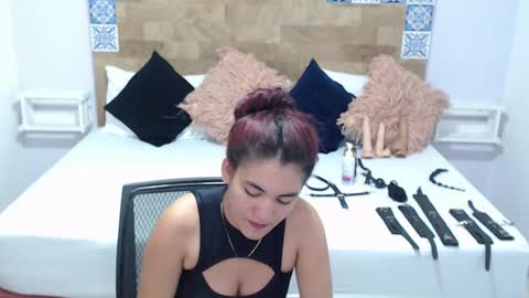 Kylie online show from January 31, 2:17 pm