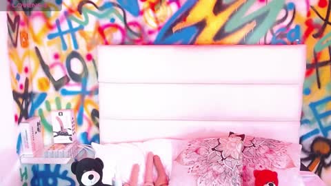 Kylie online show from February 3, 6:17 pm