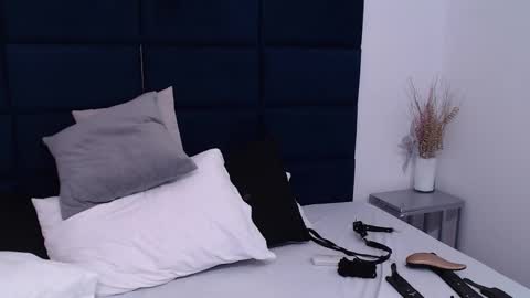 Kylie online show from February 7, 2:58 pm