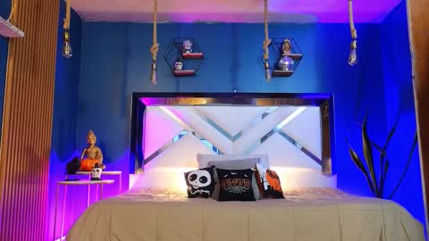 Cris  online show from October 3, 11:40 am