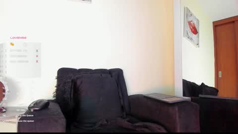 lace_victoria online show from October 31, 9:05 pm