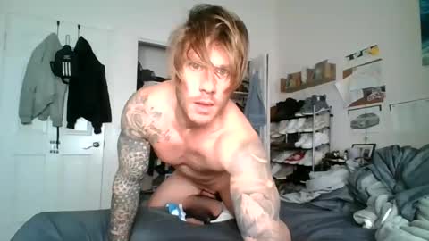 lacrioxcum18 online show from December 15, 4:26 pm