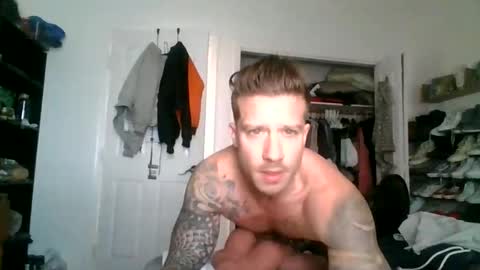 lacrioxcum18 online show from December 22, 8:14 pm