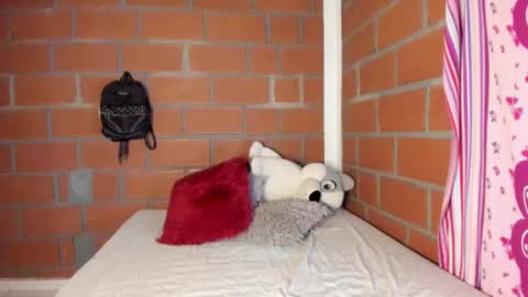 Snapshot of ladahear_ chatting on December 30, 7:21 pm Akyra online show from December 30, 7:21 pm