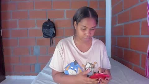 Snapshot of ladahear_ chatting on February 8, 7:16 pm Akyra online show from February 8, 7:16 pm