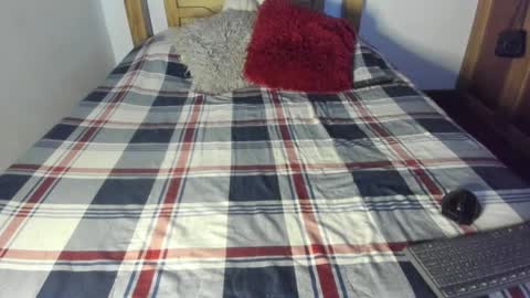 Snapshot of ladahear_ chatting on October 22, 12:05 pm Akyra online show from October 22, 12:05 pm