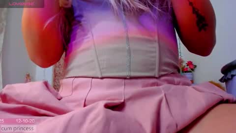 Laden And Juan online show from October 12, 3:33 pm