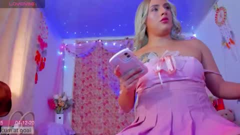 Laden And Juan online show from December 4, 7:33 pm