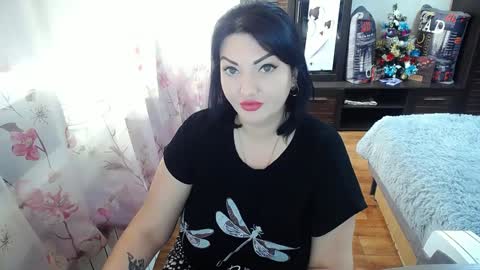 Snapshot of lady_boom_ chatting on January 2, 10:37 am lady_boom_ online show from January 2, 10:37 am