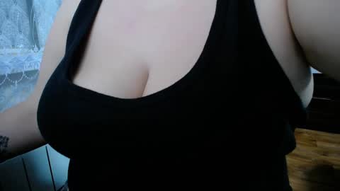 Snapshot of lady_boom_ chatting on February 10, 5:52 pm lady_boom_ online show from February 10, 5:52 pm