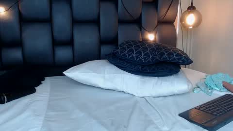 LADY  online show from January 29, 8:08 am