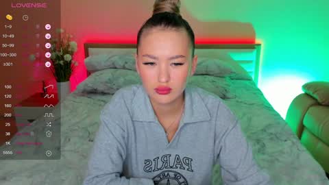 Krissy online show from January 9, 4:17 pm