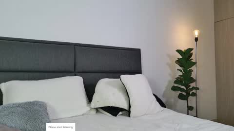 Snapshot of lady_ni chatting on November 28, 11:13 am 700 1300 -5 online show from November 28, 11:13 am