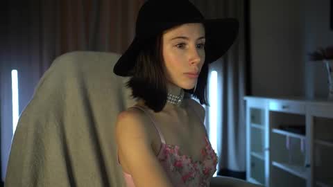 Snapshot of lady_nicolett chatting on September 26, 4:38 am lady_nicolett online show from September 26, 4:38 am