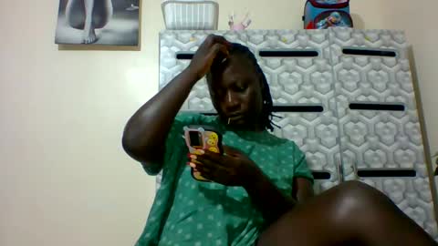 lindah32 online show from December 19, 8:55 pm