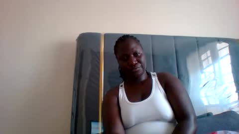 lindah32 online show from December 26, 2:48 pm