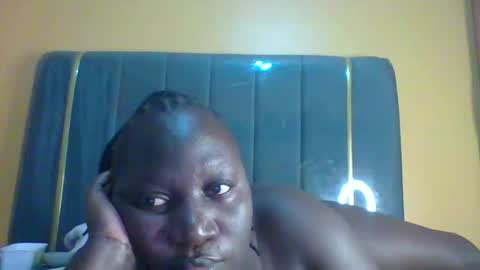 lindah32 online show from October 1, 8:37 pm