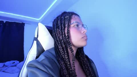  Lady  online show from February 13, 6:09 am