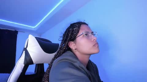  Lady  online show from February 15, 7:16 am