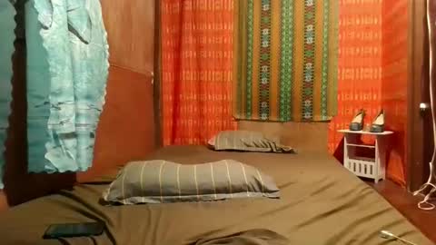 Snapshot of ladycockcums69 chatting on February 24, 12:05 pm Rhea online show from February 24, 12:05 pm