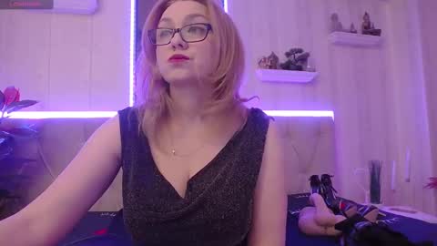  Lady Jeen    Back on Sunday 8th of December online show from February 18, 7:54 am