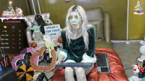 Snapshot of laflakita21 chatting on December 18, 2:42 am Skinnygirl online show from December 18, 2:42 am