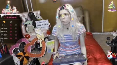 Snapshot of laflakita21 chatting on December 28, 11:26 pm Skinnygirl online show from December 28, 11:26 pm