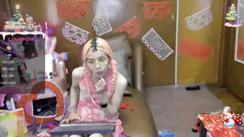 Snapshot of laflakita21 chatting on February 15, 1:10 am Skinnygirl online show from February 15, 1:10 am