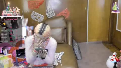 Snapshot of laflakita21 chatting on February 28, 1:05 am Skinnygirl online show from February 28, 1:05 am