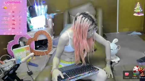 Snapshot of laflakita21 chatting on October 4, 2:20 am Skinnygirl online show from October 4, 2:20 am