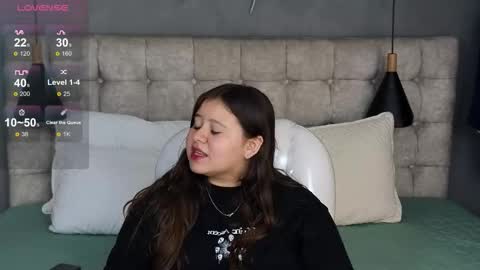    online show from November 7, 10:43 pm